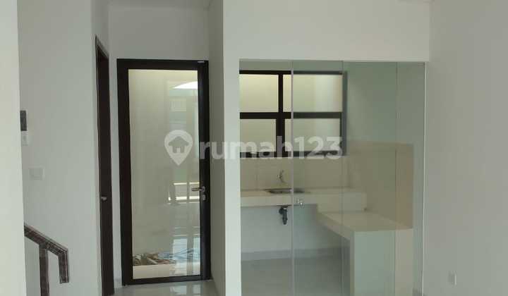 Brand New House in Lavon Suvarna Sutera Tangerang