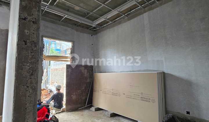 jual Rumah bagus 2 lantai Meruya selatan Jakarta Barat 2