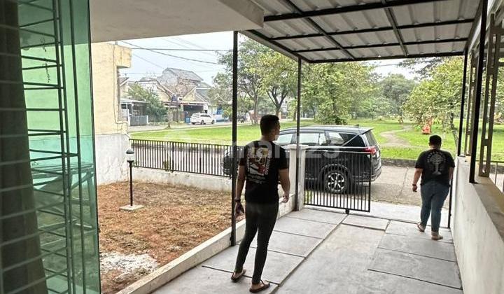 Rumah Luas Siap Pakai Menghadap Fasum di Jl Utama