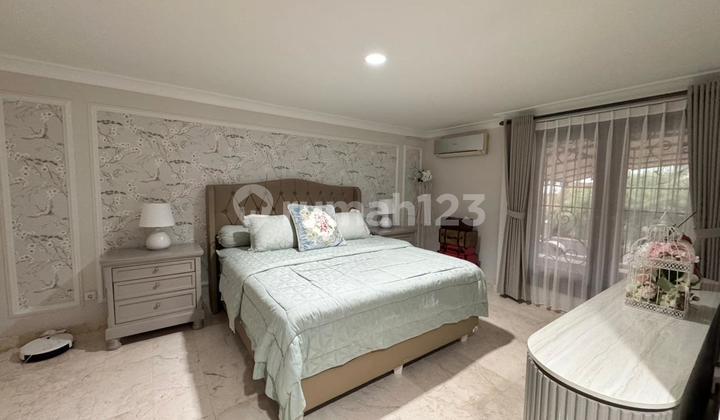 Rumah Castle Hoek Full Furnished Siap Huni, Puspita Loka Bsd City 2