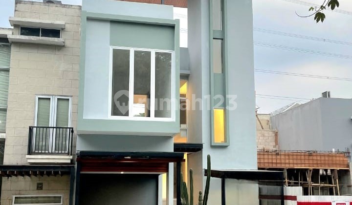 Kebayoran Bintaro - Brand New House, Good Modern Design Ready to Occupy (Immediate) 2