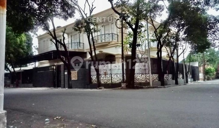 Rumah Mewah Semi Furnished Posisi Hook Di Radio Dalam DR11742 1