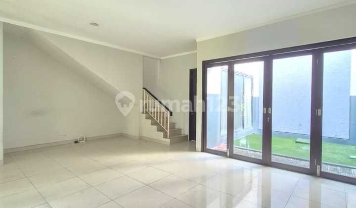 Rumah Nyaman Huni dan Luas Hadap Selatan di Sektor 9 Bintaro Jaya Sp 0670 2