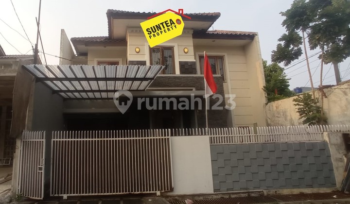 Comfortable Two-Story Residential House in Sector 9 Bintaro Jaya 0079 Comfortable Two-Story Residential House in Sector 9 Bintaro Jaya 0079