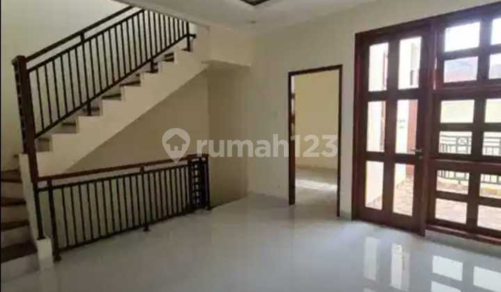 Dijual Rumah Bagus dan Nyaman 3 Lantai Siap Huni di Villa Bintaro Indah 0059 KH 2