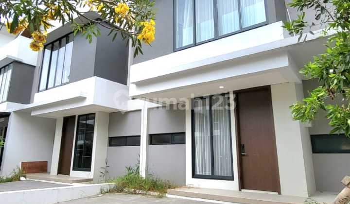 Quick Sale: Ready-to-Occupy, Highly Strategic House in Discovery Aluvia Bintaro Sector 9 (SD)