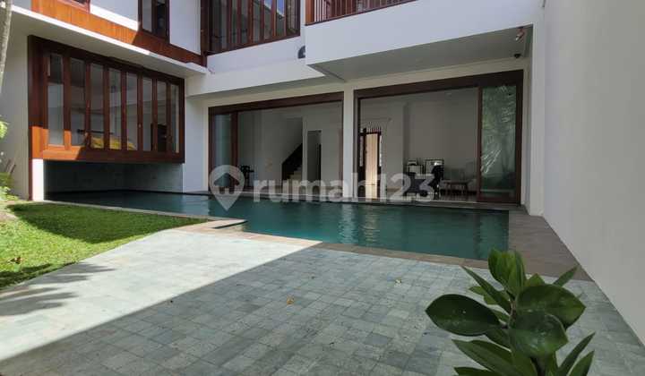 Rumah Mewah Dengan Suasana Asri Dan Kolam Renang Cantik Di Sektor 9 Bintaro Jaya 9105 Rumah Mewah Dengan Suasana Asri Dan Kolam Renang Cantik Di Sektor 9 Bintaro Jaya 9105