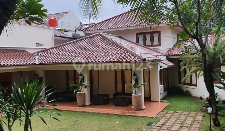 Rumah Super Mewah Ada Swimming Pool dan Garden di Sektor 9 Bintaro Sp 0428