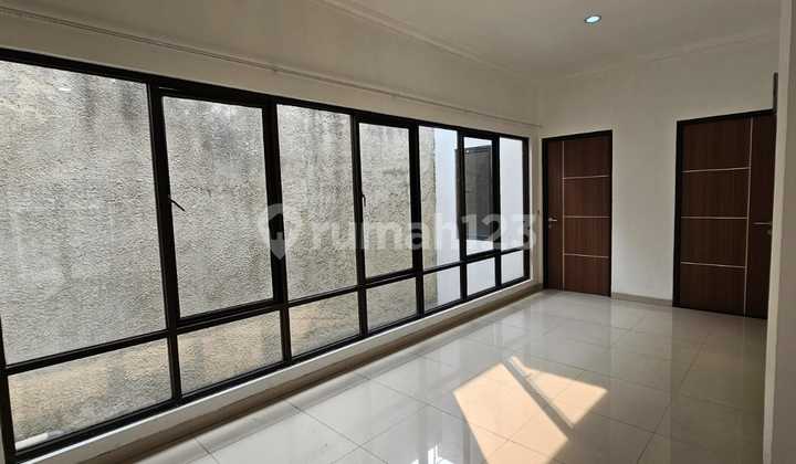 Rumah Nyaman Huni Dua Lantai di Sektor 9 Bintaro Jaya 0088 2
