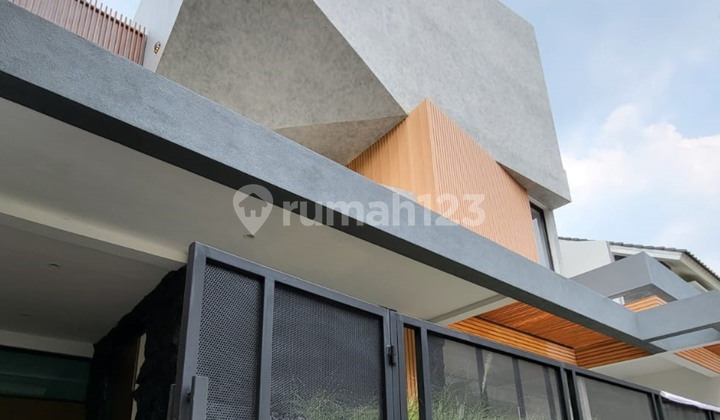 Rumah Brand New Ada Swimming Pool di Sektor 9 Bintaro Sp 0128