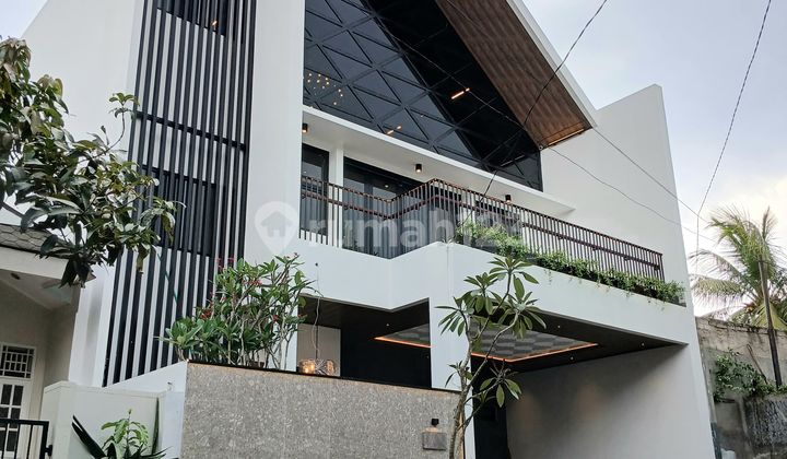 Rumah Eksklusif Brand New dalam Cluster Nyaman Sektor 9 Bintaro | KH 2