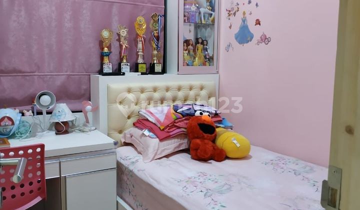 Dijual hunian dua lantai di pesanggrahan jakarta selatan 0002ay mi 2