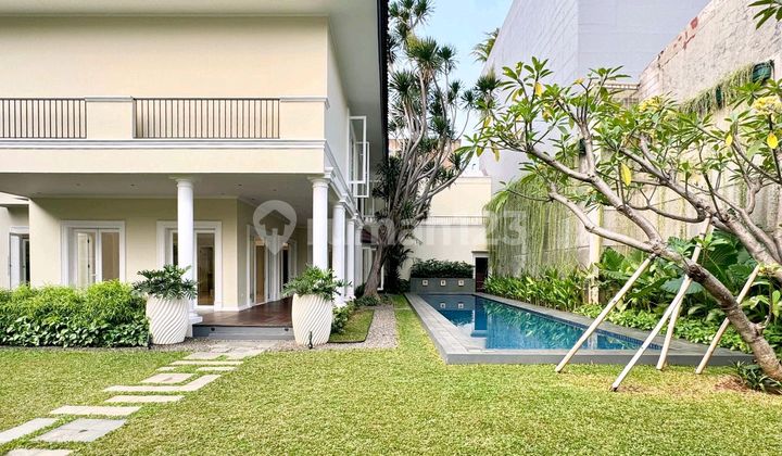 For Sale A Brand New Luxury House In Senopati Jakarta Selatan - Lt 984m2 Lb. 653m2 Equipments 3br + 1 Study Room With Nicely Designed - For Inquiries And Private Viewing Contact Calista 08777000xxxx