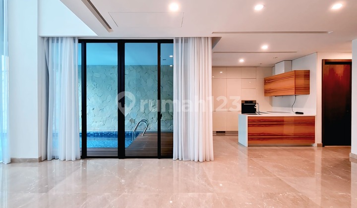 Unit in Prime Location For Sale Pakubuwono House Townhouse 2