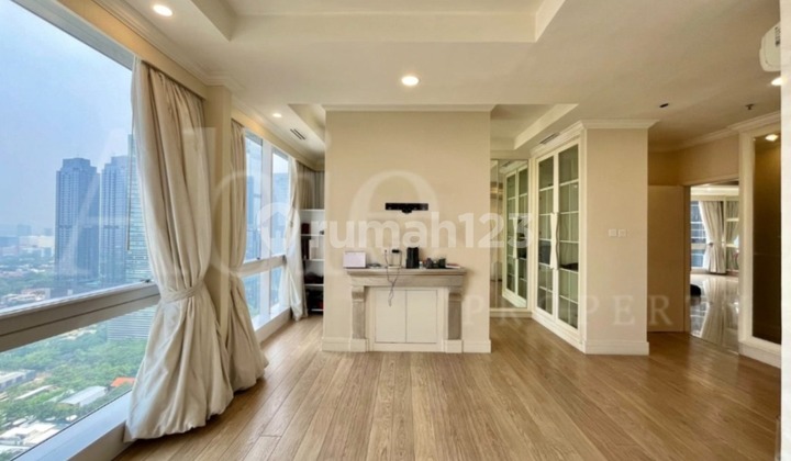 For Sale Capital Residence Apartment - 3 Bedroom Renovated To 2 2