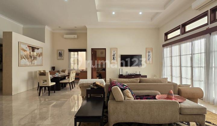 Fast Sale House In Menteng - 4 Bedroom Furnished Fast Sale House In Menteng - 4 Bedroom Furnished