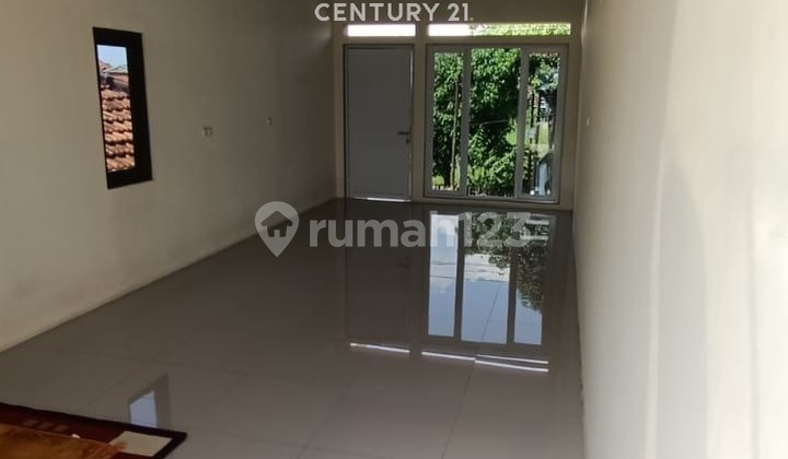 Ready-to-Occupy House in a Comfortable and Strategic Environment in Margaasih, Bandung