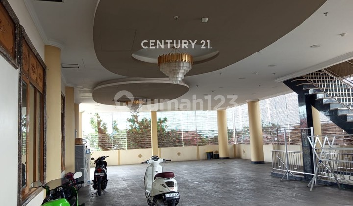 Rumah Mewah 4Lantai Dengan Kolam Renang  Di Antapani Kota Bandung 2