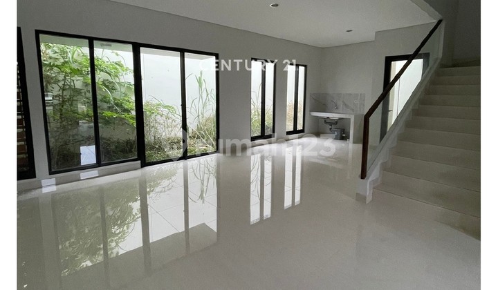 For Rent: 2-Storey Luxury House Ready to Occupy in Summarecon Bandung 2