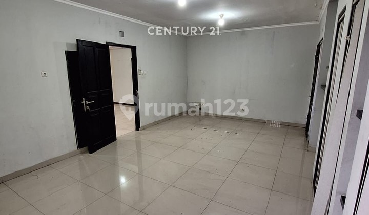 2 Strategically Located Shop Houses on Bustling Main Road at Jalan Raya Kopo, Bandung 2