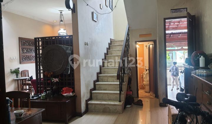 Rumah Etnik 3 Lantai dengan Saung di Sayap Cikutra, Bandung 2