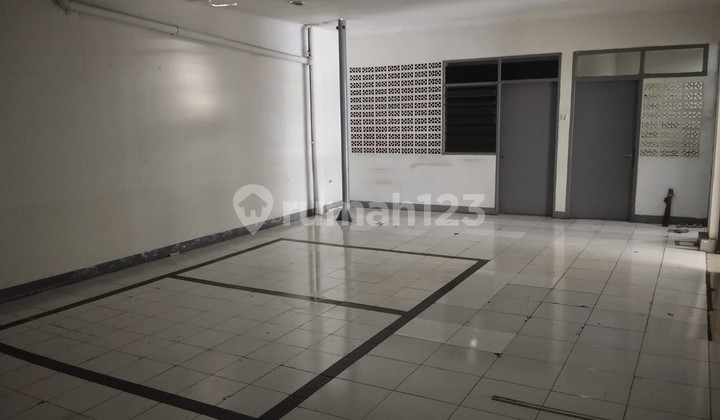 Ruang Usaha Mainroad A.H. Nasution Arcamanik, Bandung