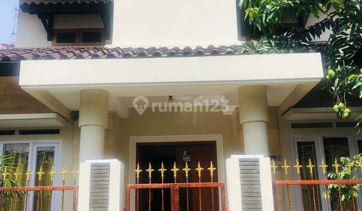 Rumah 2 Lantai Bagus Furnished SHM di Jalan Bunga Bakung, Bandung 1