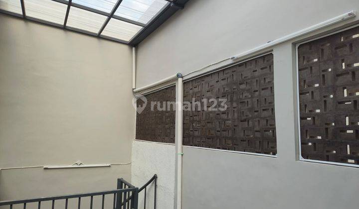 Rumah Kontrakan 2 Lantai Bagus Semi Furnished SHM di Cluster Flora Fauna, Bandung 1