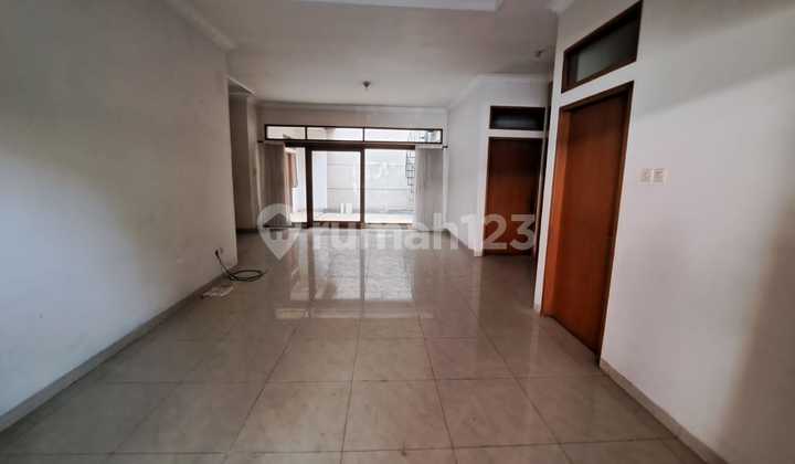Rumah 2 Lantai Bagus Unfurnished SHM di Taman Kopo Indah, Bandung