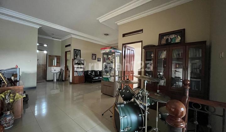 2-STOREY LUXURIOUS HOUSE SERENE & COMFORTABLE BATUNUNGGAL, BANDUNG