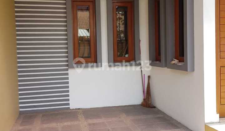 Rumah 2 Lantai Bagus Semi Furnished SHM di Taman Kopo Indah 3, Bandung Rumah 2 Lantai Bagus Semi Furnished SHM di Taman Kopo Indah 3, Bandung