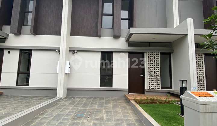 House in Flora Cluster, Summarecon Bandung