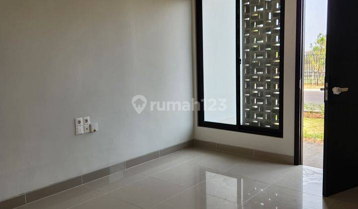 Rumah 2 Lantai Bagus Unfurnished SHM di Cluster Flora , Bandung 2