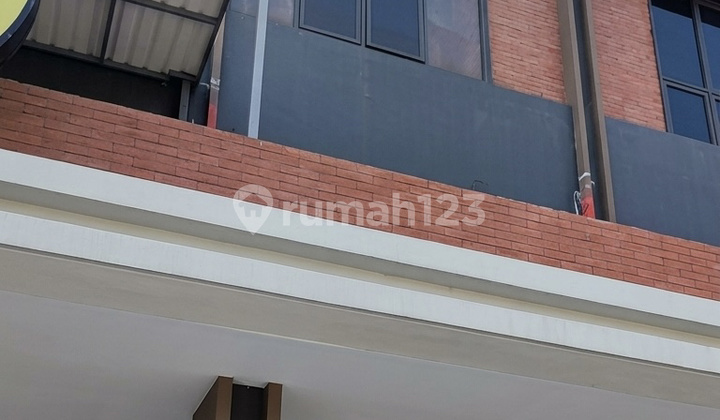 3-Story Shophouse at Magna Terrace Summarecon Bandung with Toll Access 1