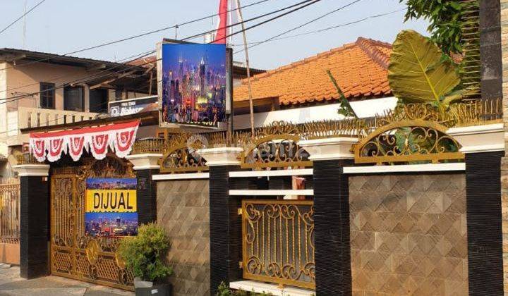 Rumah 1.5  Lantai Klasik Terawat di Otista Kampung Melayu Jakarta 1