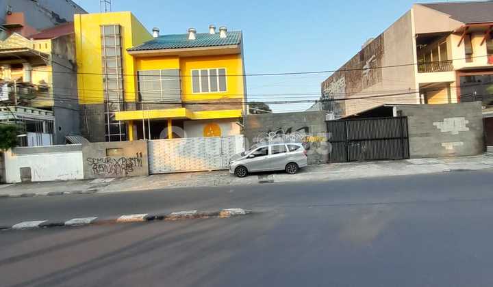 Gedung Perkantoran di Cempaka Putih, Lokasi Strategis