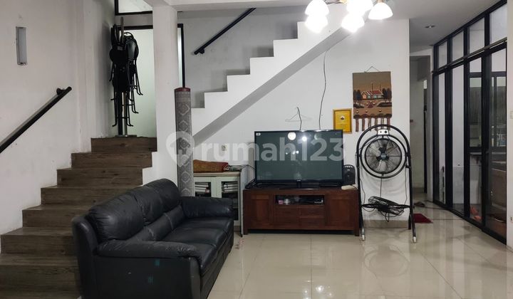 For Quick Sale: House in Kebayoran Baru with Swimming Pool, Area 883m²