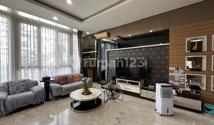 Rumah Bagus di Crown Mansion PIK, Semi Furnish, Siap Huni