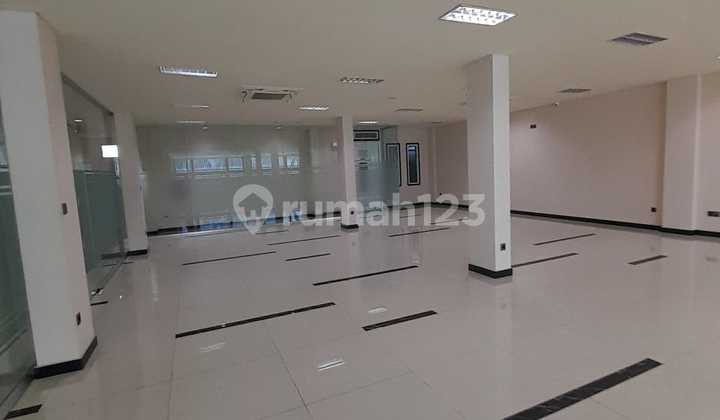 Dijual Gedung 6 Lantai di Jl Melawai Raya Kebayoran Baru. lokasi strategis