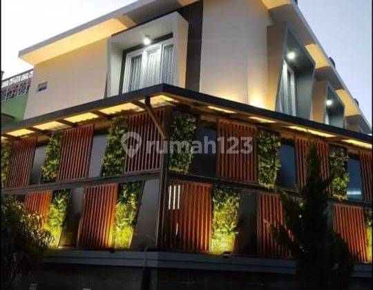 Rumah hook mewah di Adipura Bandung siap huni dan terawat  1