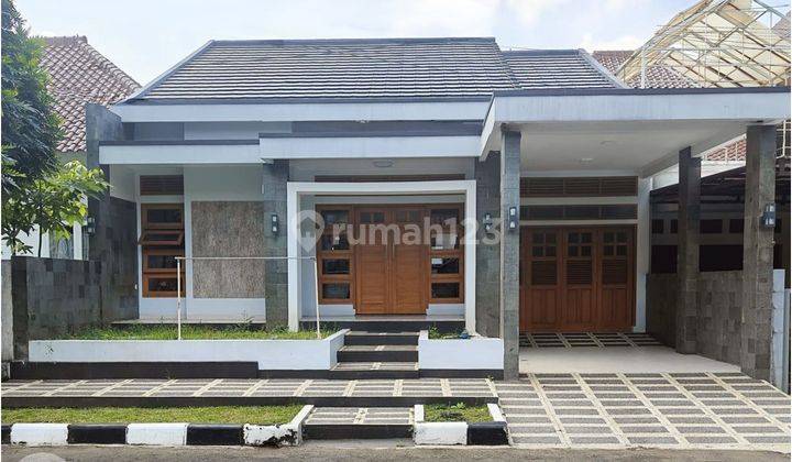 Rumah Mewah Luas Dalam Komplek Antapani Bandung Siap Huni 1