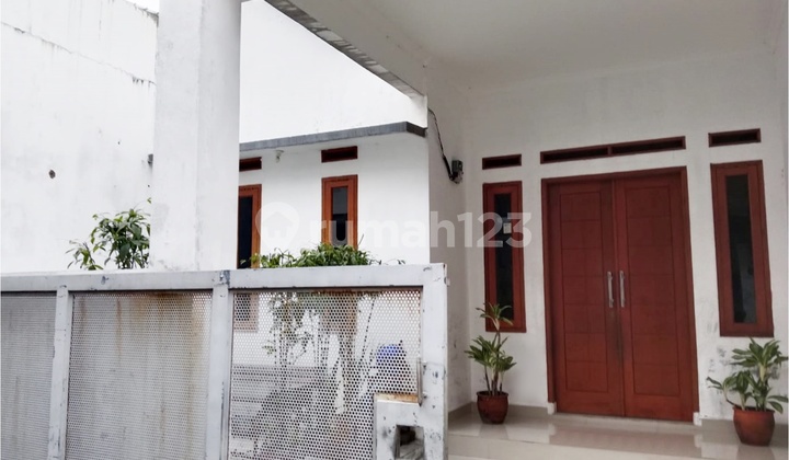 Rumah Minimalis Terawat 2 Lantai di Antapani Bandung