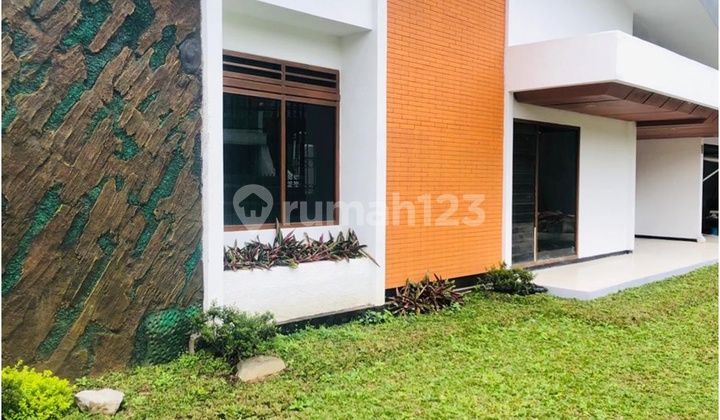 Spacious and Strategic House in Setrasari Bandung Near Pasteur Toll Road 2