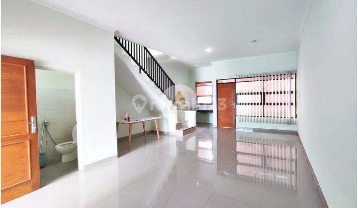 Rumah Cantik 2 Lantai Siap Huni Komplek Pasir Pogor 2