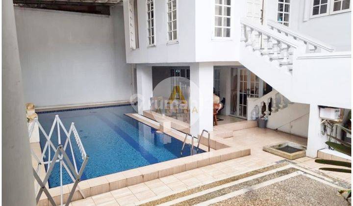 Rumah Mewah di Batununggal Dengan Swimming Pool 1