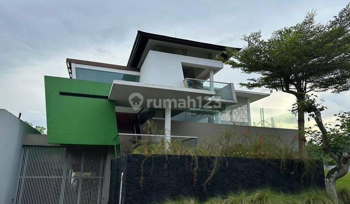 Rumah Mewah Exclusive di Kota Baru Parahyangan Bandung  1