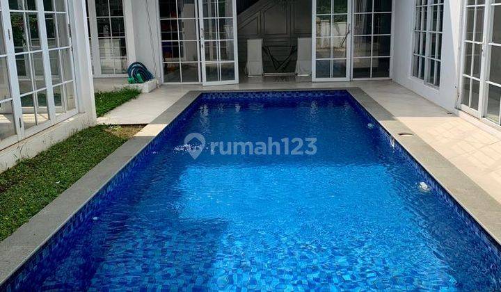 Rumah Hook di Kota Baru Parahyangan Bandung Swimming Pool  1