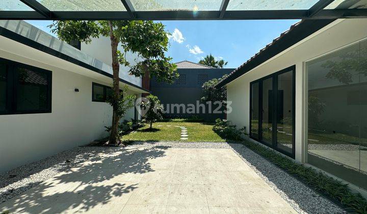 Rumah Semi Furnish Tatar Ratnasasih Kota Baru Parahyangan 1