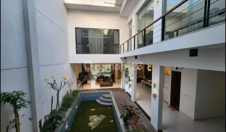 Rumah Ada Kolam Renang di Kota Baru Parahyangan Bandung 2