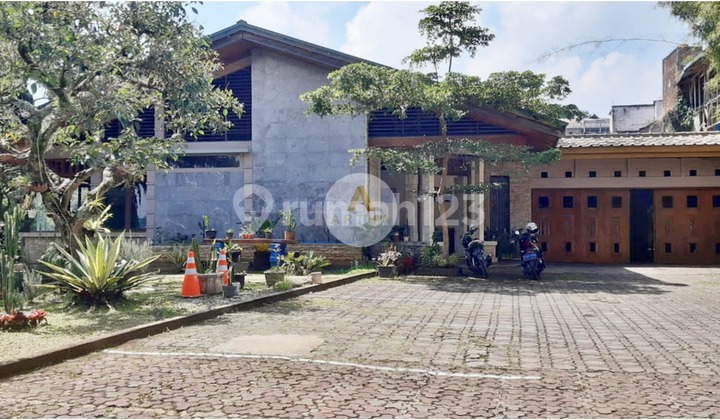 Spacious, Nice, and Well-Maintained House in Bukit Pakar, Bandung Spacious, Nice, and Well-Maintained House in Bukit Pakar, Bandung